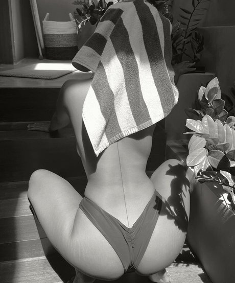 Leahooo star top pic