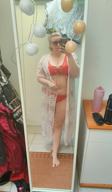 unilaama star pornographic picture