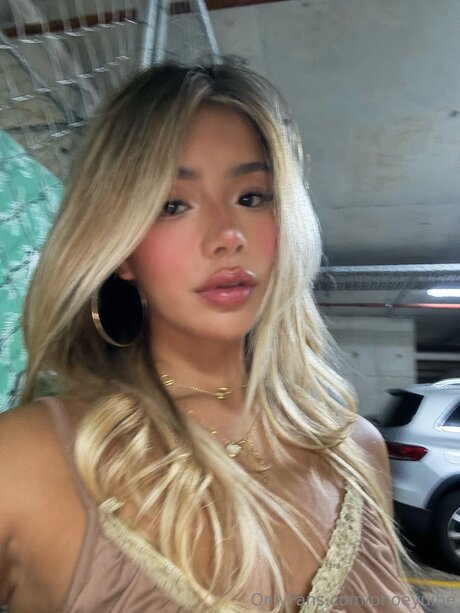 phoeyuibe naked actress img