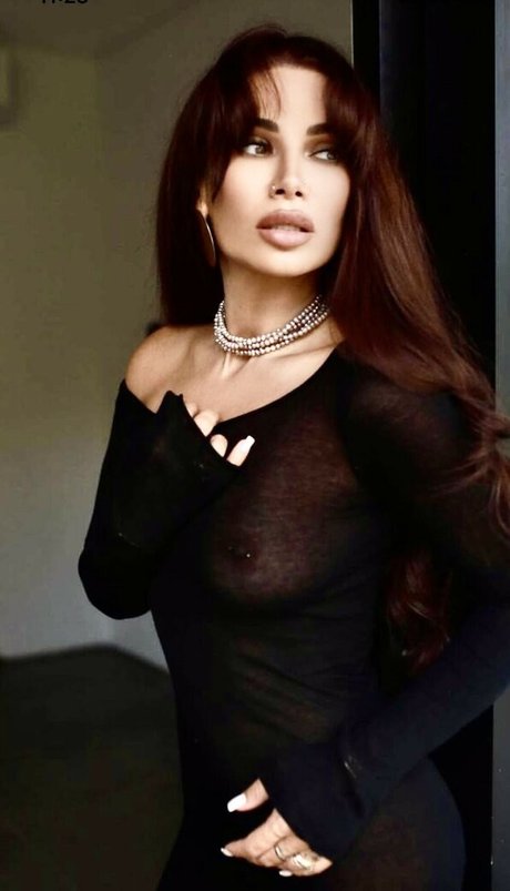 Aiza Dolmatova top model photos