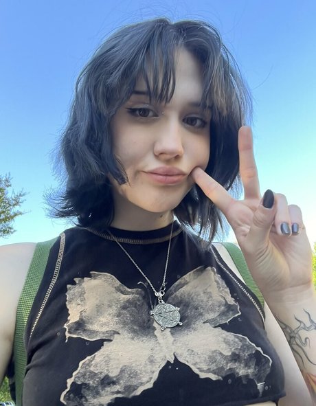 gray top actress gallery