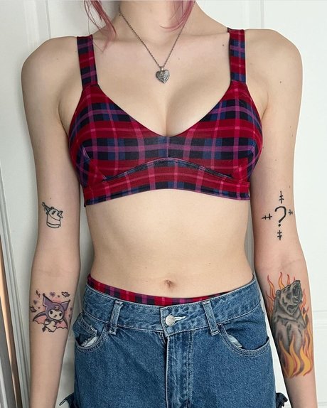 gray model pretty pics