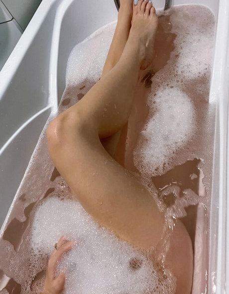 GoodGirlLika beautiful model pics