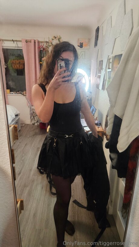 tiggerroseyfree hot pornstar photo