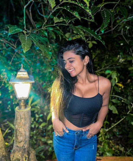 Suhana Khan hot model photo