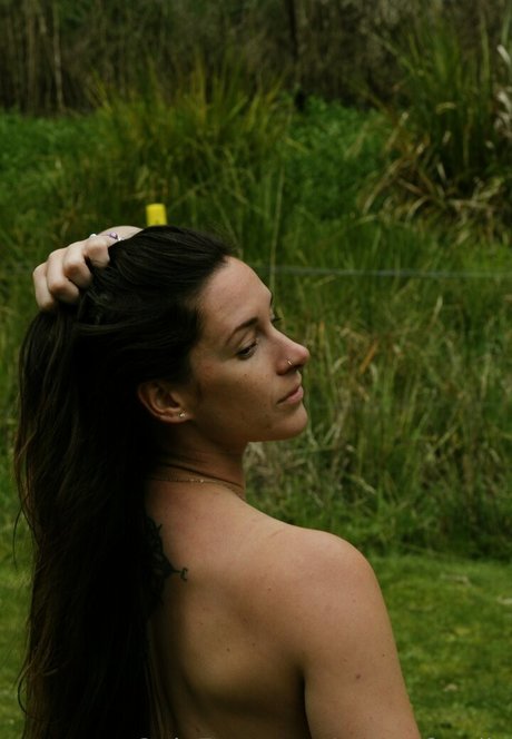 nakedaussienomad model nude pic