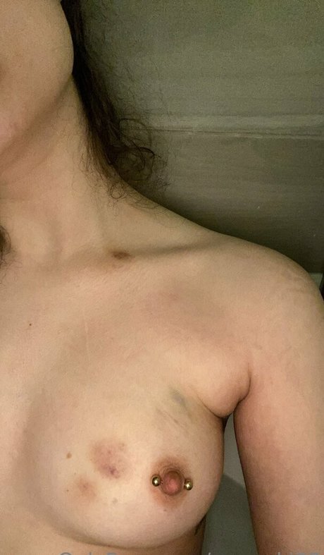 queenki77 naked model images