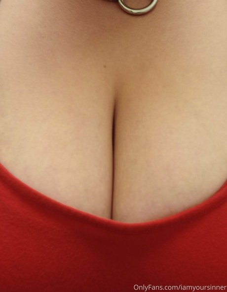 iamyoursinner model xxx pictures