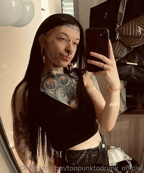 TooPunkToDrunk nudes model galleries