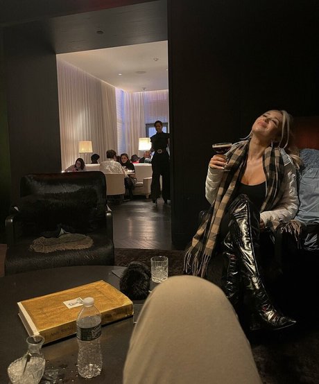 Nikita Sullivan star sexy image