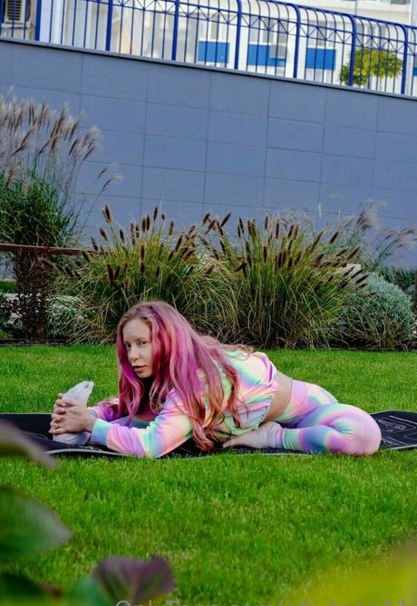 pretty elli xxx model images