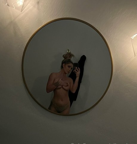 allyyybee free actress pic