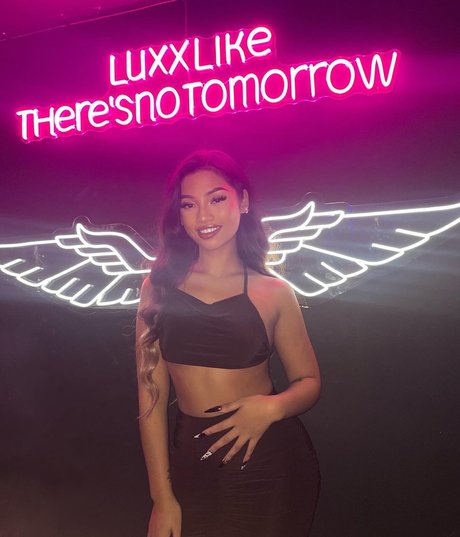 Louaira nice model picture