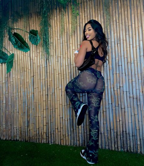 Louaira model porn pictures