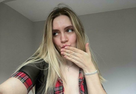 your paradisse beautiful pornstar photo