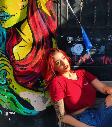 May Bakshi model top img