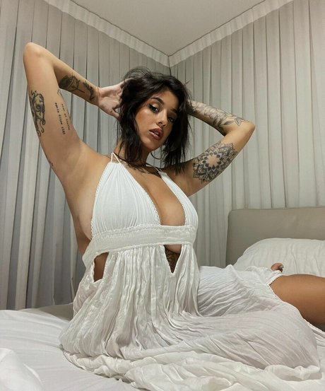 May Bakshi nudes model photo