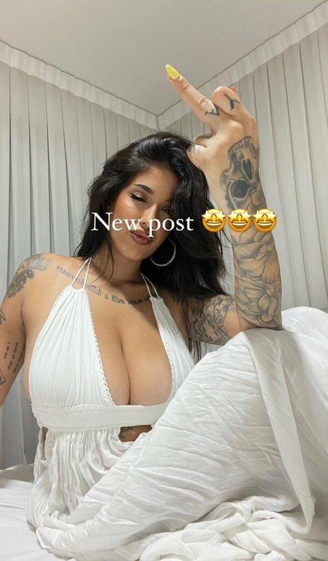 May Bakshi model adult pictures