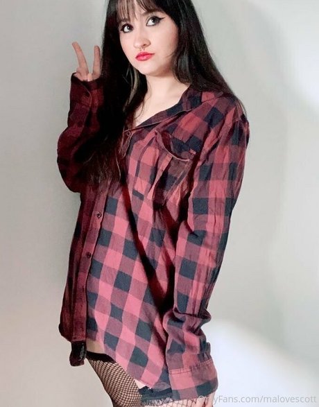 malovescott model porn photo