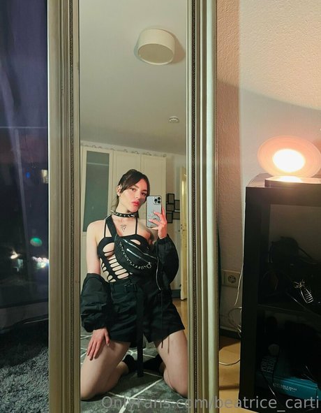 beatrice carti model exclusive pic