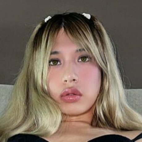 Amber Rougue model hd image