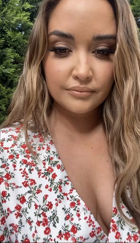 Jacqueline Jossa model erotic pics