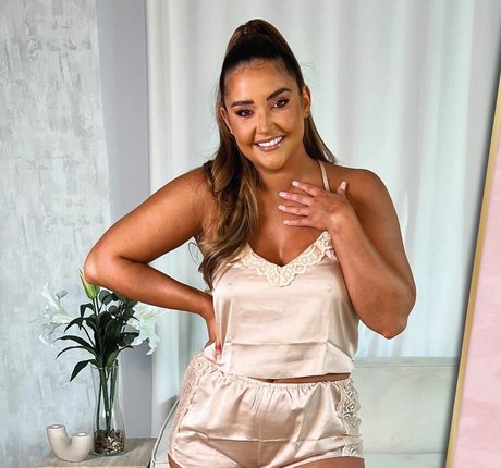 Jacqueline Jossa star picture