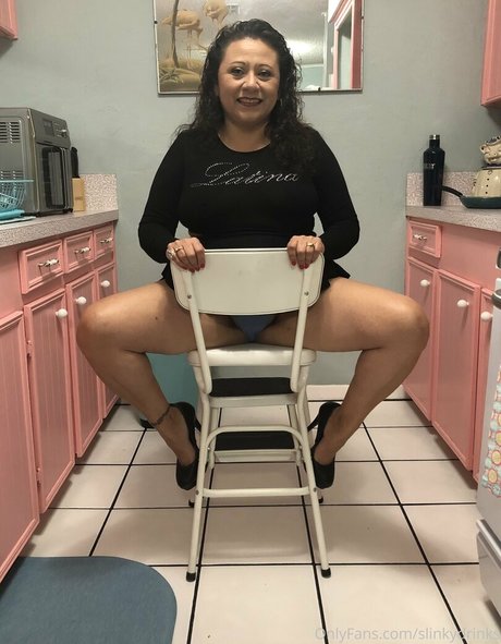 slinkydrinks model nude pics