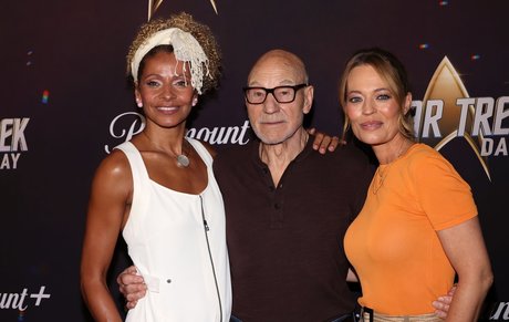 Jeri Ryan erotic model picture