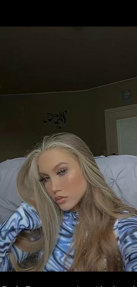 eroticdomination model nude photo