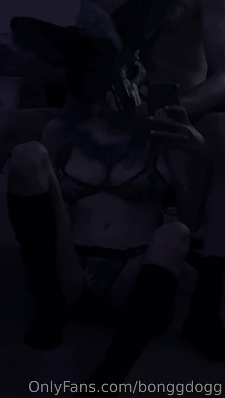 Bonggdogg model pretty pictures