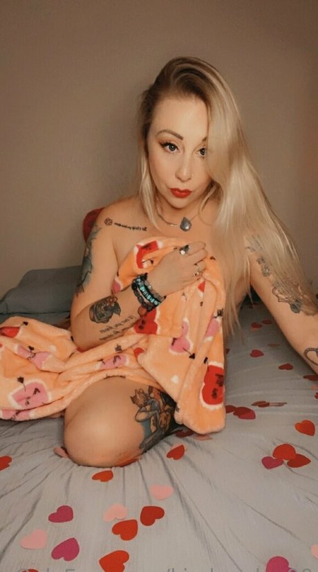 kimber lee90 model nudes picture