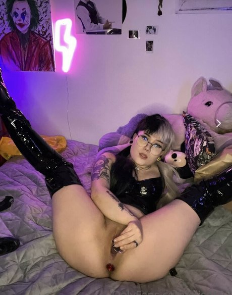 Eki102 sex model pics