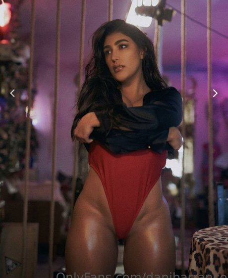 Danibarranco erotic model image