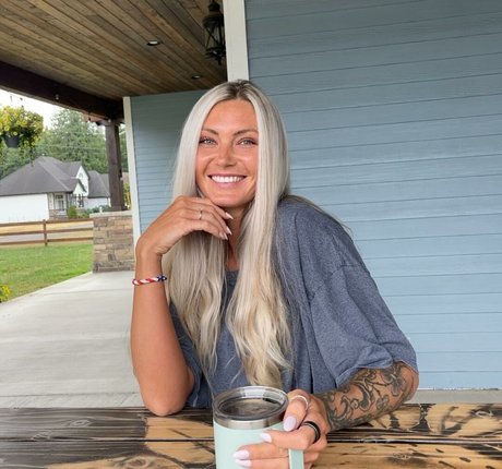 Jordan Elizabeth pretty star img