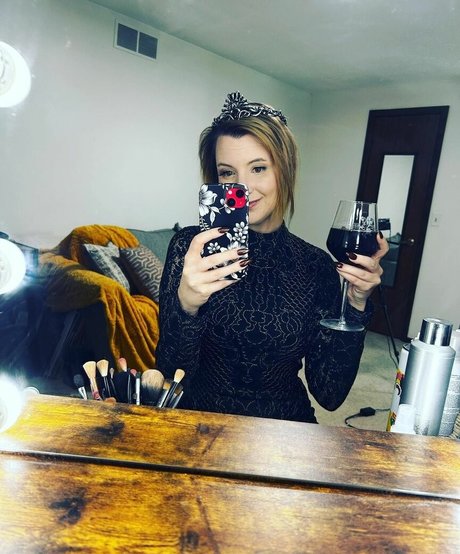 Sesskasays art model photos