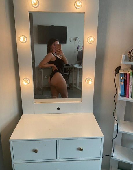 Aareni ASMR exclusive model photos