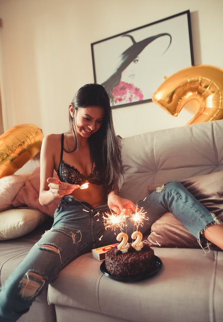 Sweetclassybae star erotic photo