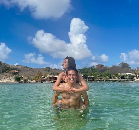 Aly Michalka nice model photos