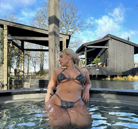 Ellie Brown model top archive