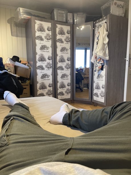 Dan Trop erotic actress image