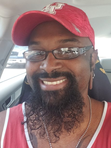 Chuy D Massage model top img