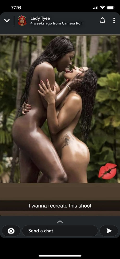 PrincessMoreBuck_ naked star image