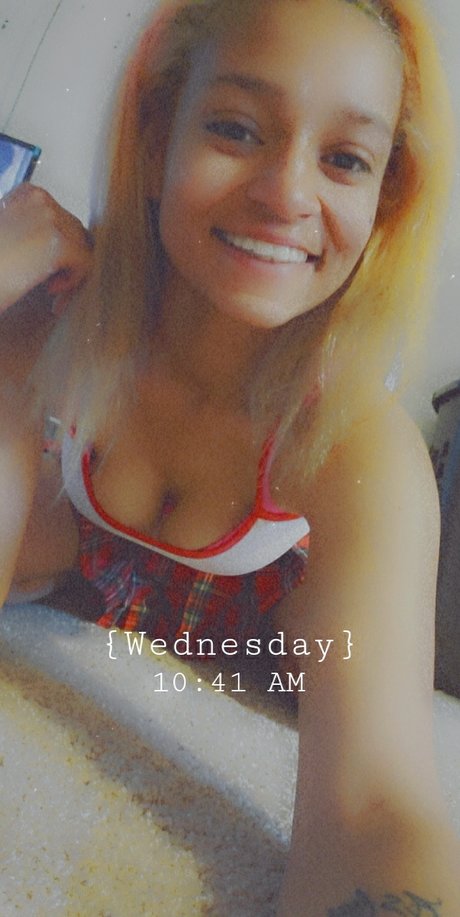 420Queen naked model pic