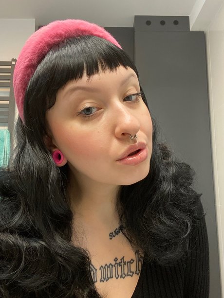 Princess Alopecia art model images