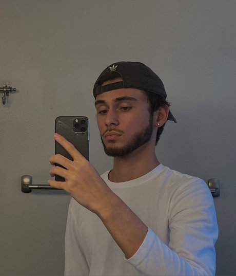 Clay Longs star exclusive picture