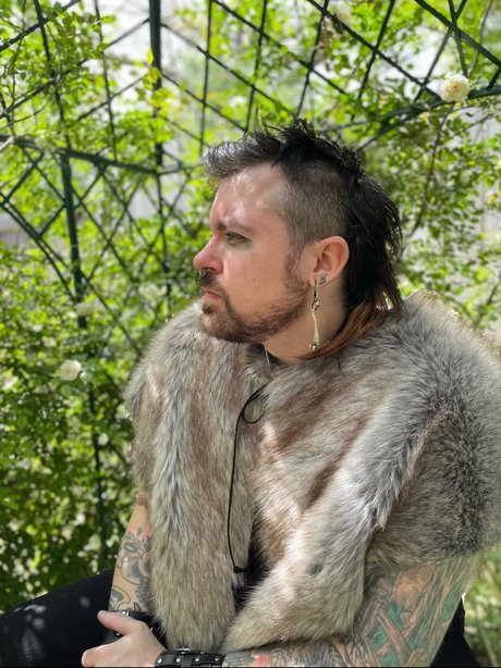 Depeche Ho star adult pics