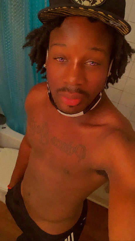 Prince Simba star pornographic pictures