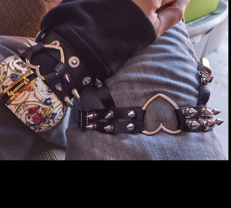 PrettyTransBoy naked actress img