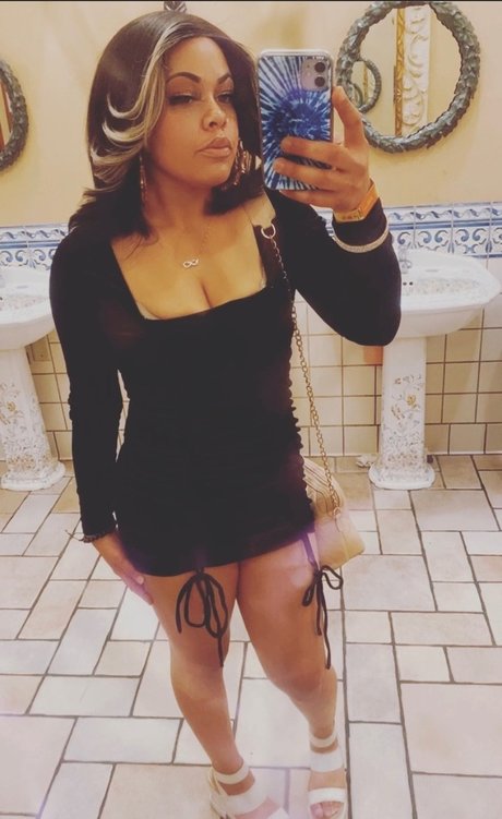 Neveahbabii perfect star photo